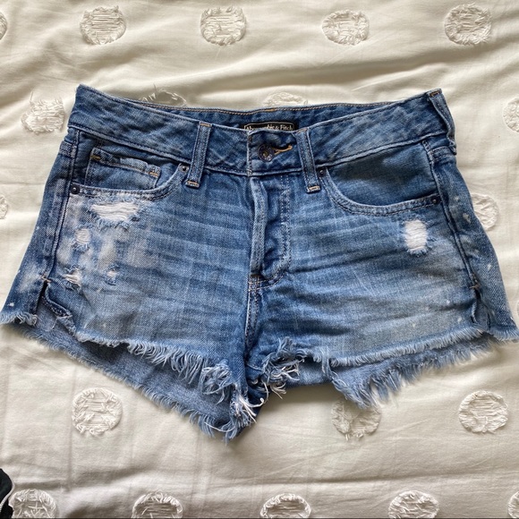 Abercrombie & Fitch Pants - Abercrombie & Fitch Mid Rise shorts